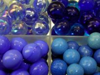Montessori Murmel in blau, Glas oder Ton